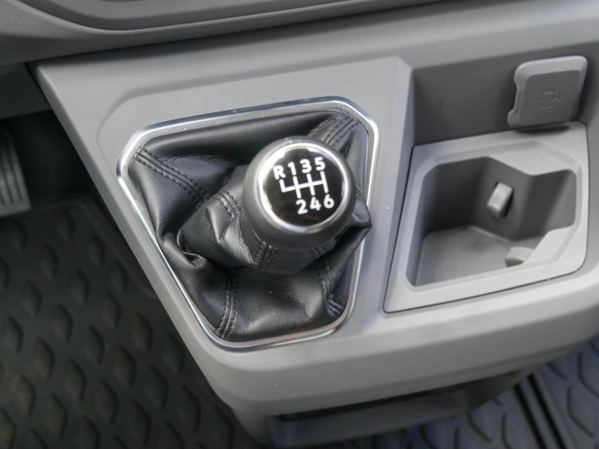 Volkswagen Transporter Kasten langer Radstand