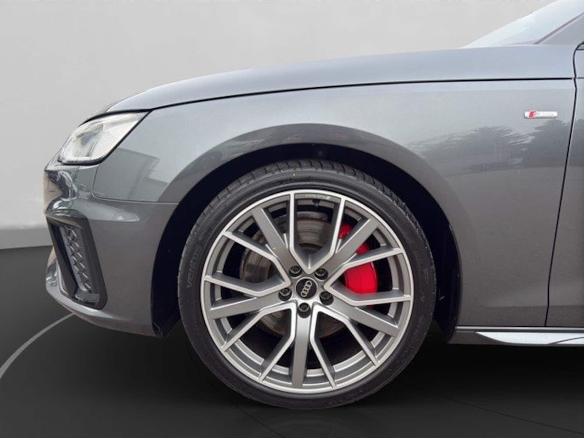 Audi A4 Avant S line