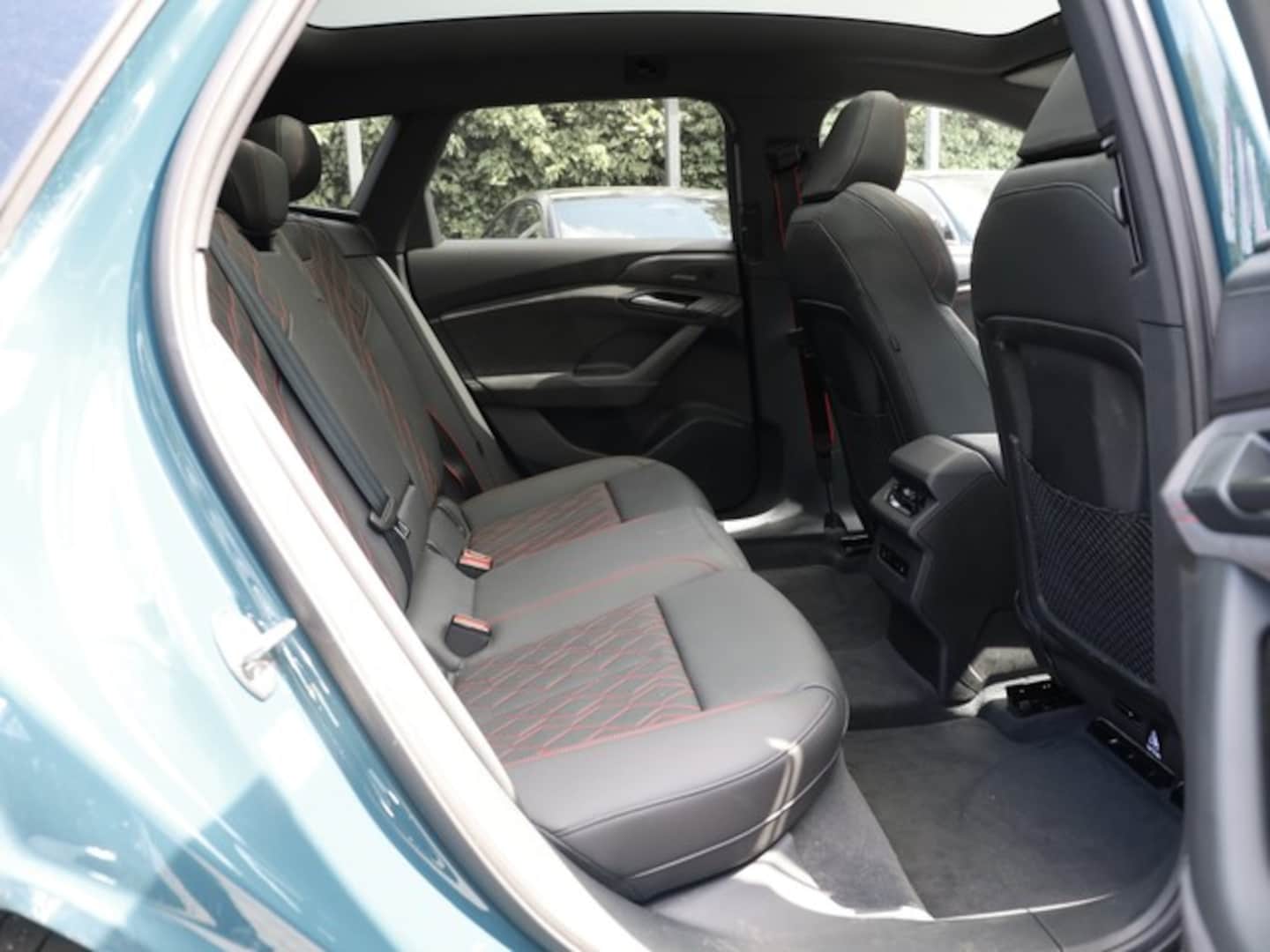 Bild über Audi S6 Avant e-tron edition one blue e-tron - für weitere Informationen kontaktieren Sie den Audi Partner