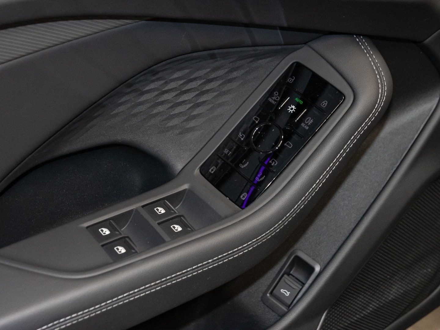 Bild über Audi A6 Limousine TDI quattro 150 kW S tronic - für weitere Informationen kontaktieren Sie den Audi Partner