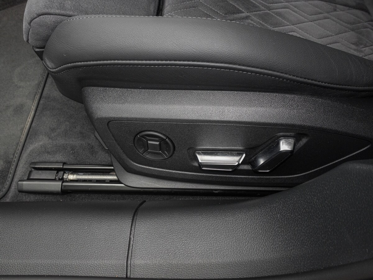 Image about Audi RS 6 Avant performance TFSI quattro tiptronic