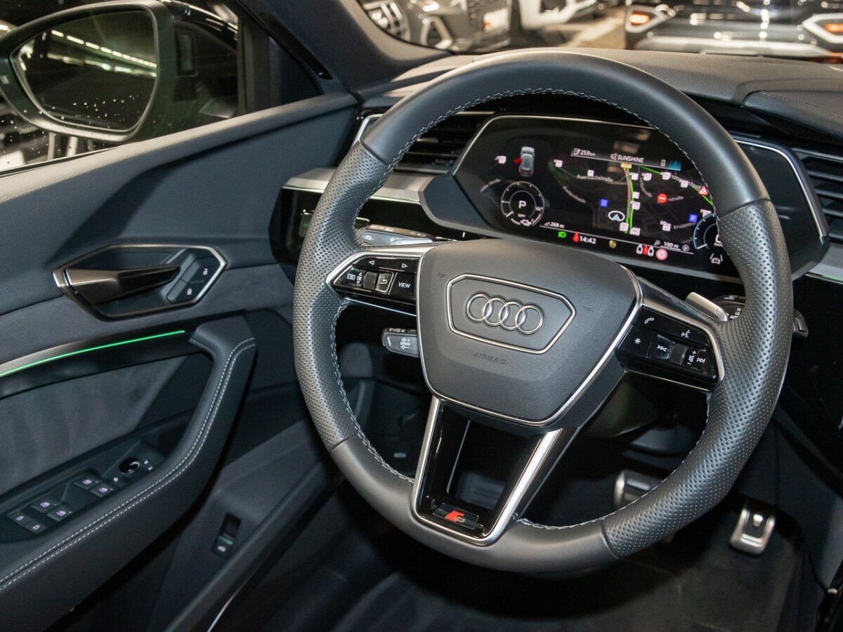 Image about Audi Q8 e-tron advanced 55 e-tron quattro