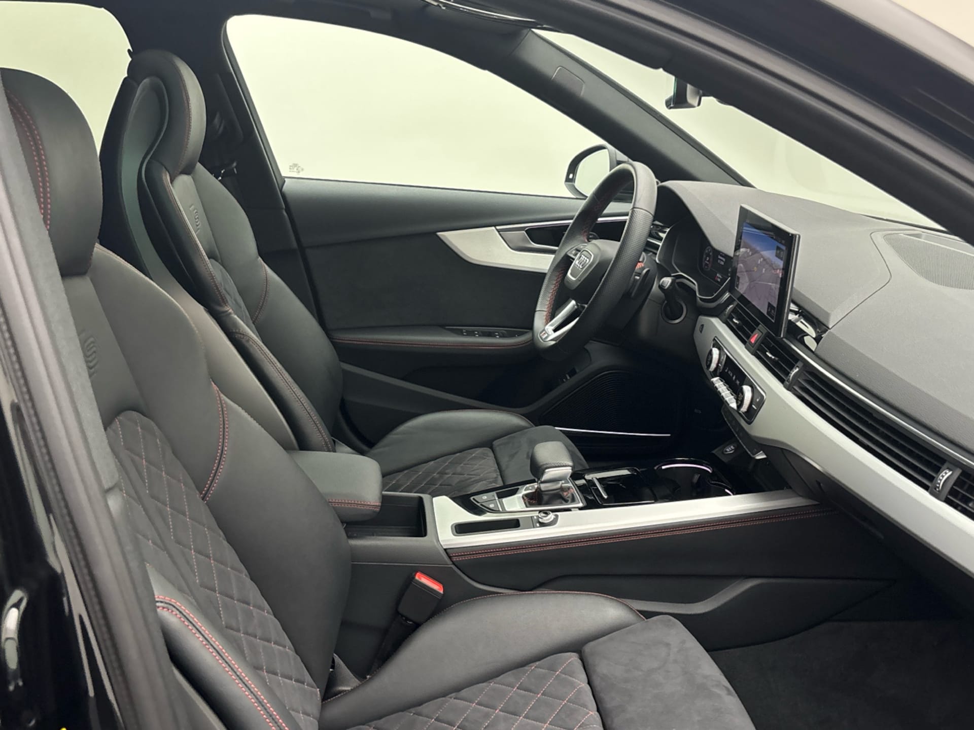 Audi A4 Avant S line