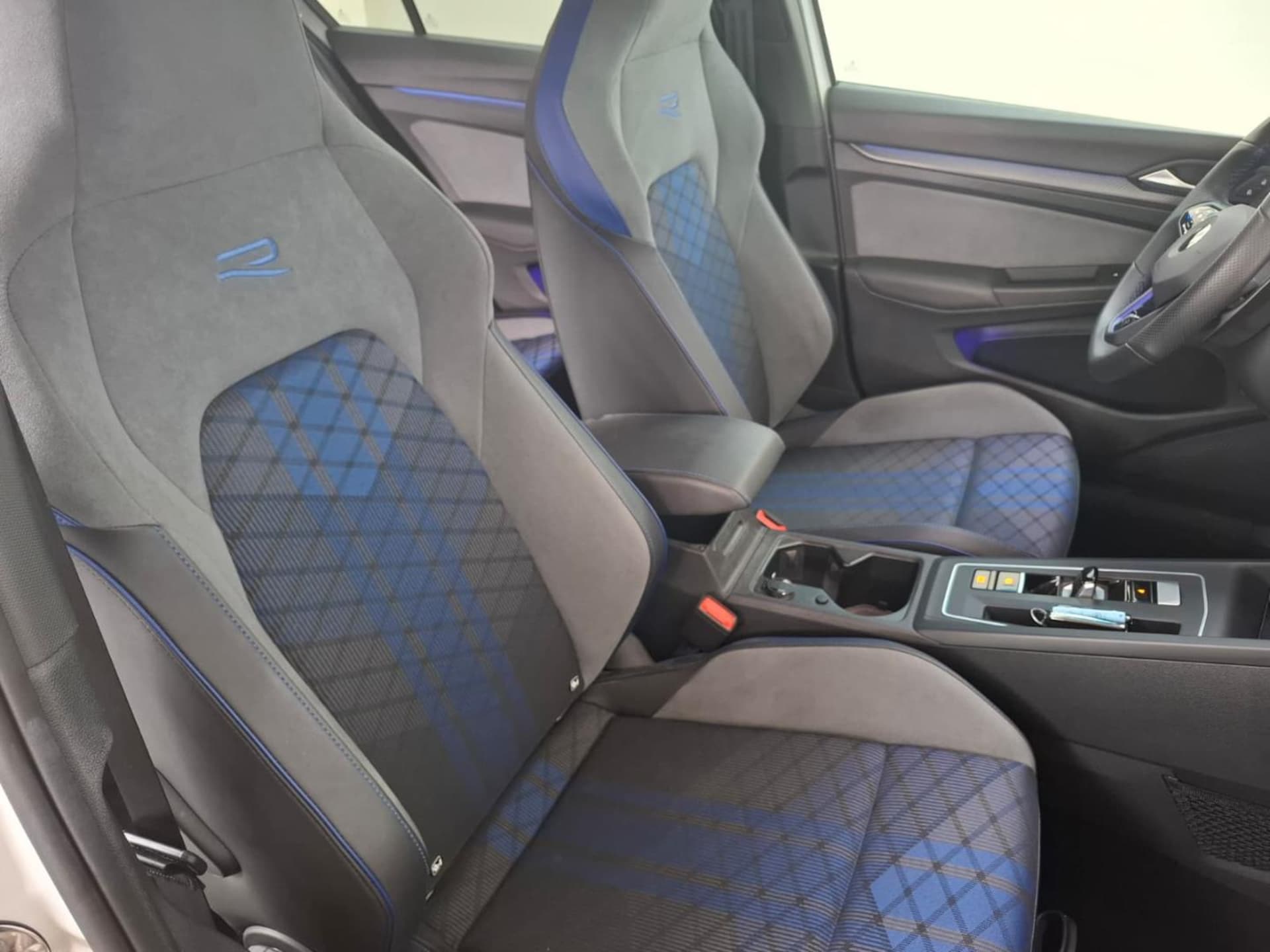 Volkswagen Golf R