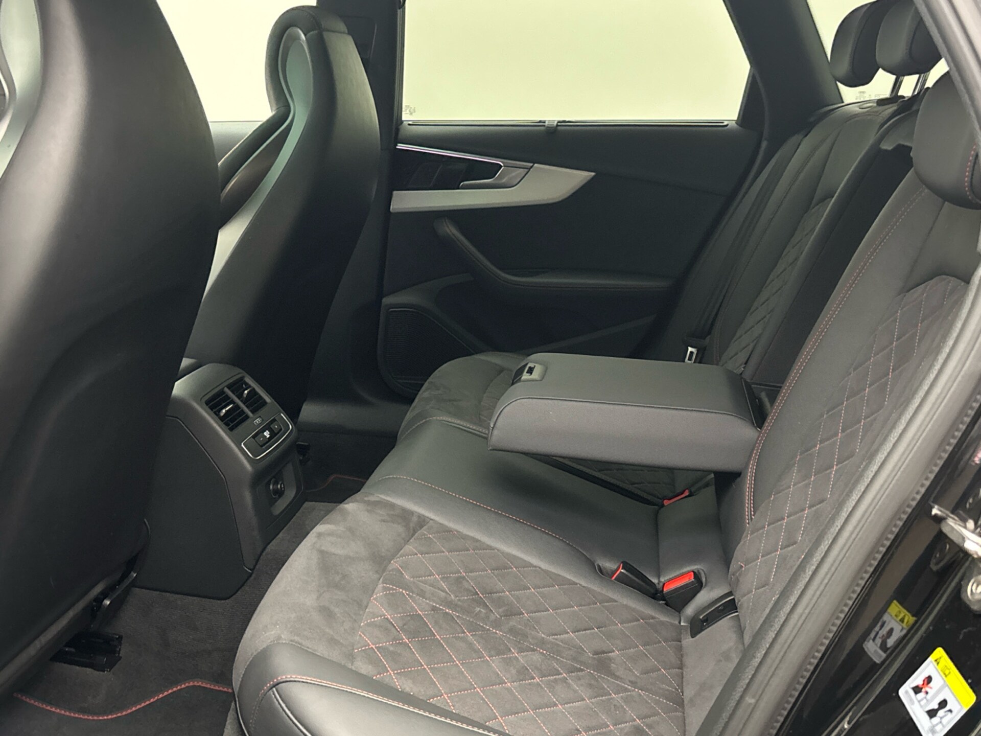 Audi A4 Avant S line