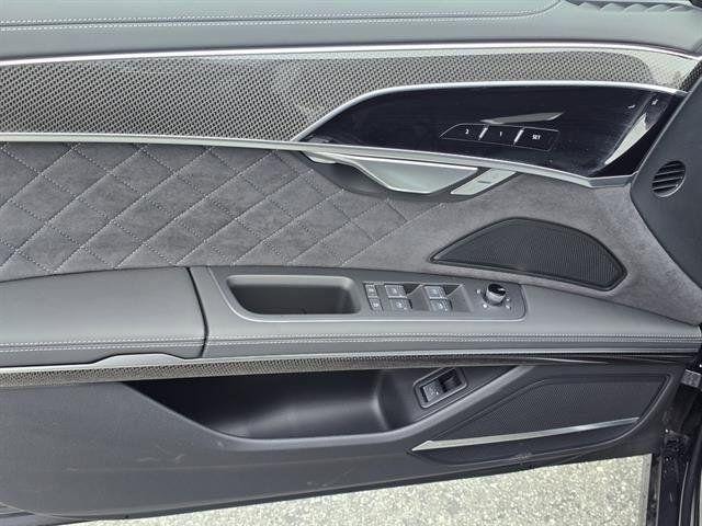2025 Audi S8 Base - Photo 29