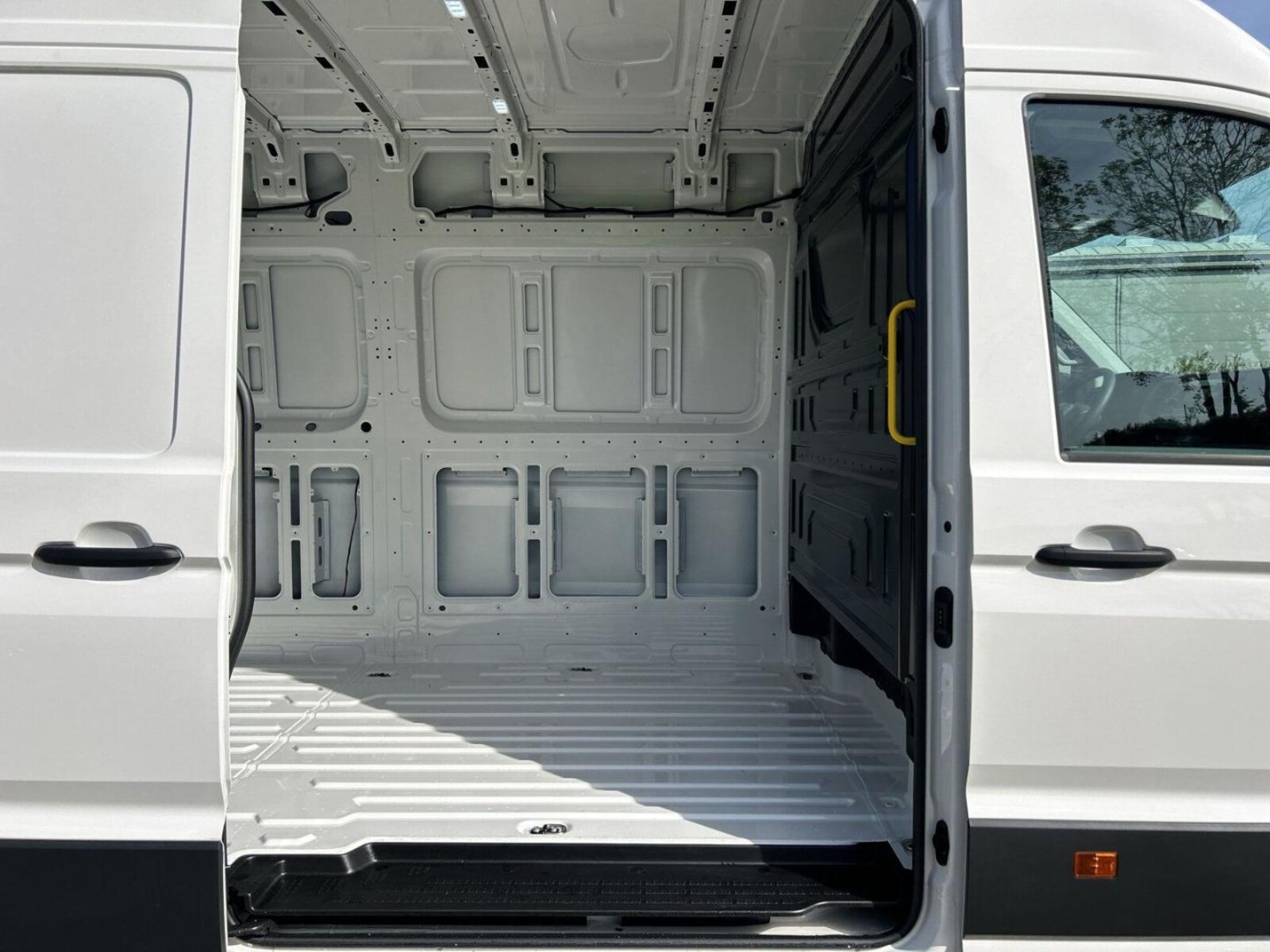 Volkswagen Crafter Kasten langer Radstand – Bild 10