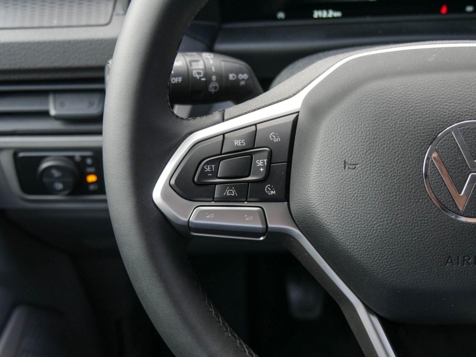 Volkswagen Transporter Kasten langer Radstand – Bild 12