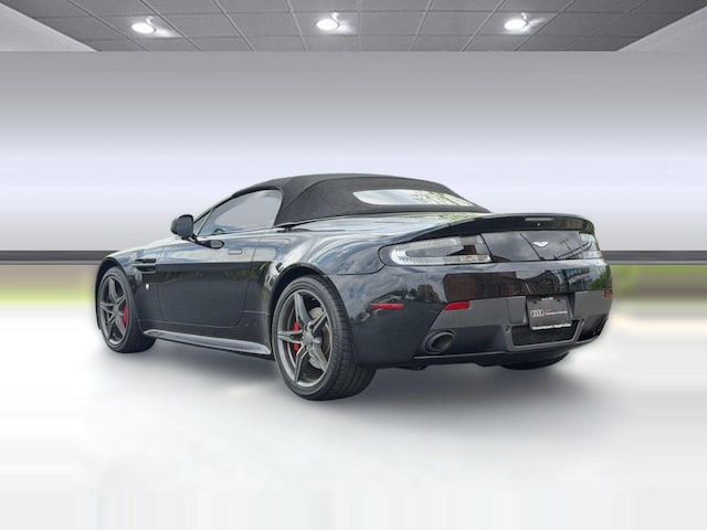 2016 Aston Martin V8 Vantage