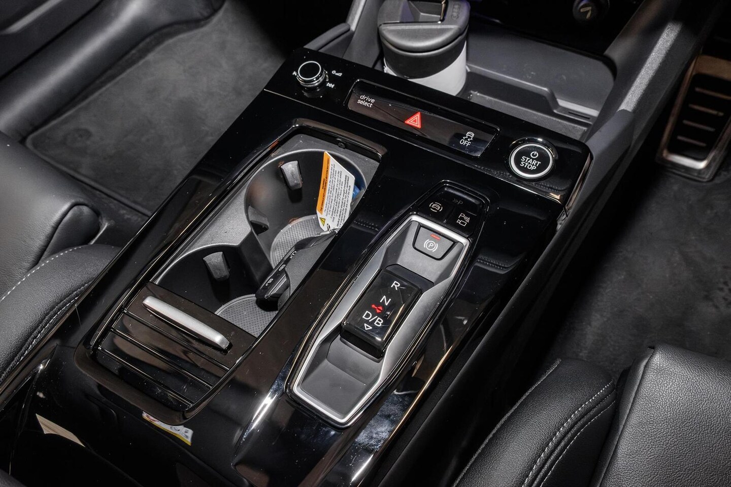 Image about Audi Q6 SUV e-tron e-tron quattro