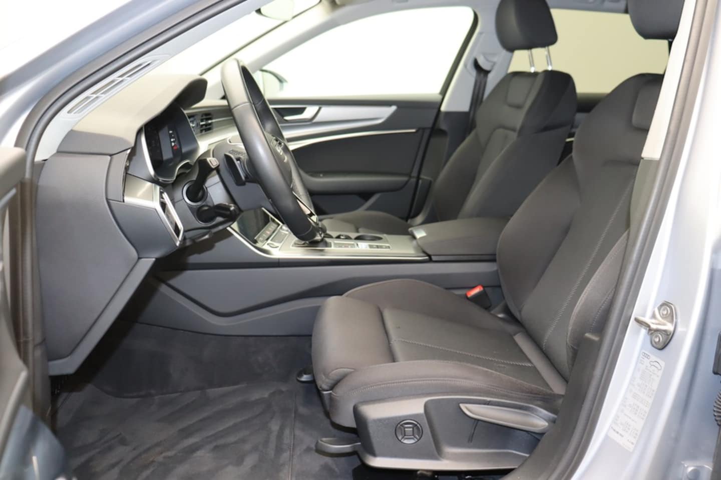 Bild über Audi A6 Avant advanced 40 TDI quattro S tronic - für weitere Informationen kontaktieren Sie den Audi Partner