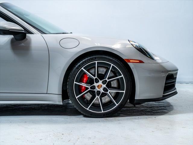 2026 Porsche 911 4S - Photo 17