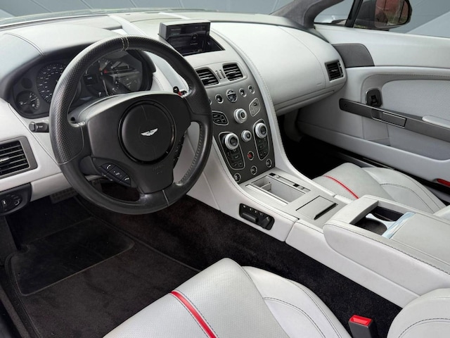 2016 Aston Martin V8 Vantage