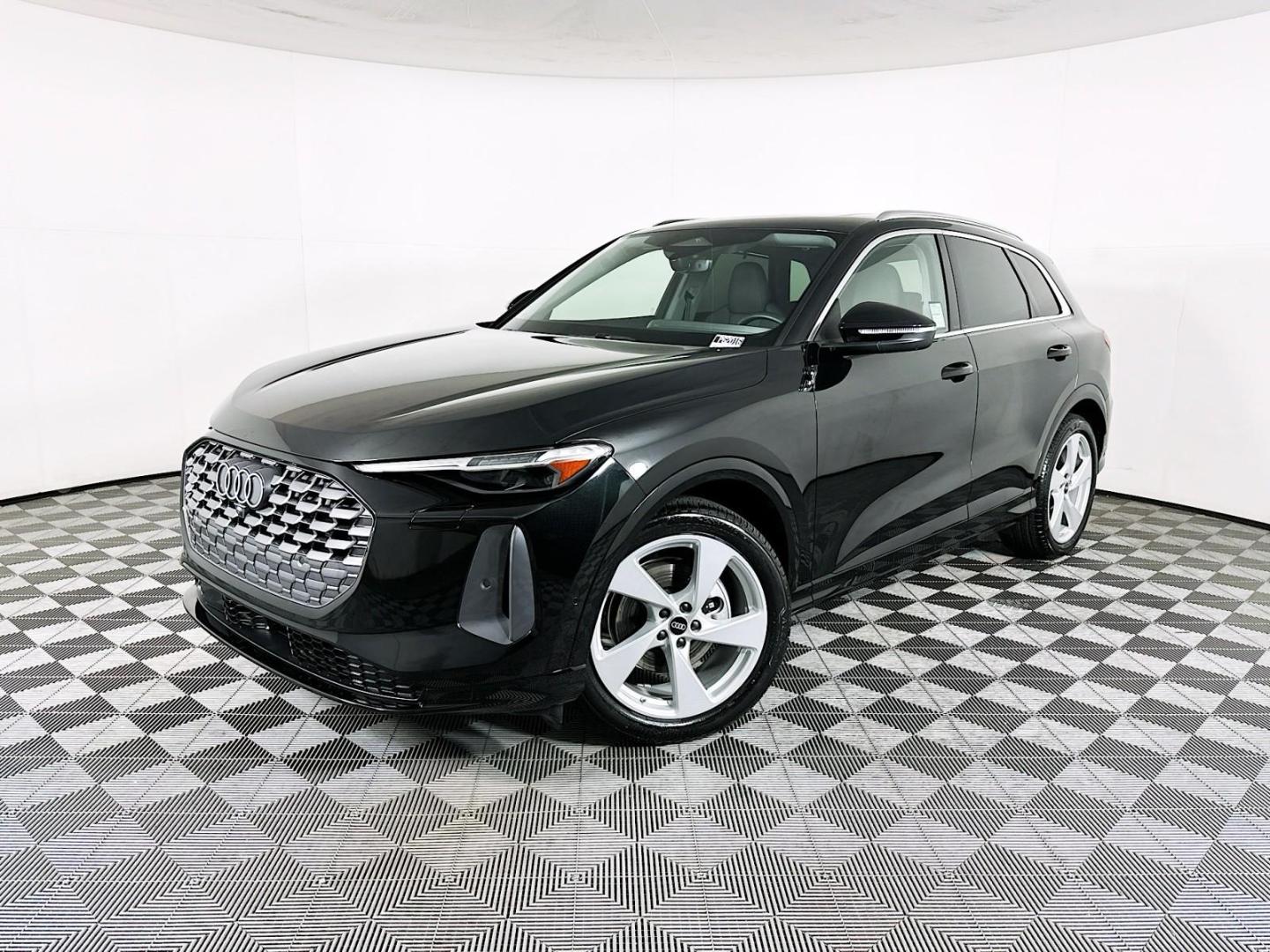 2025 Audi Q5 40 Prestige's photo