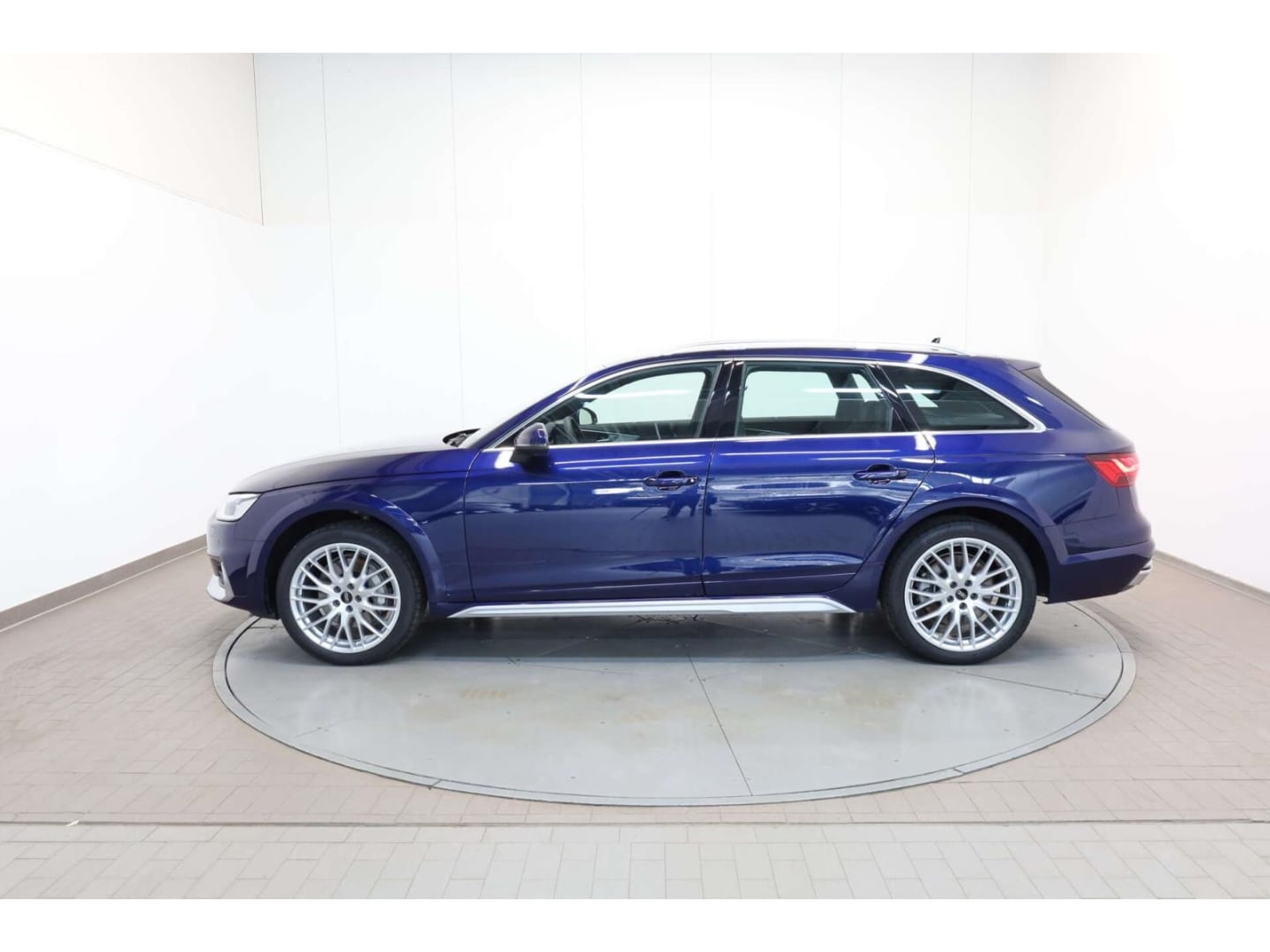 Image about Audi A4 allroad quattro 45 TFSI quattro S tronic