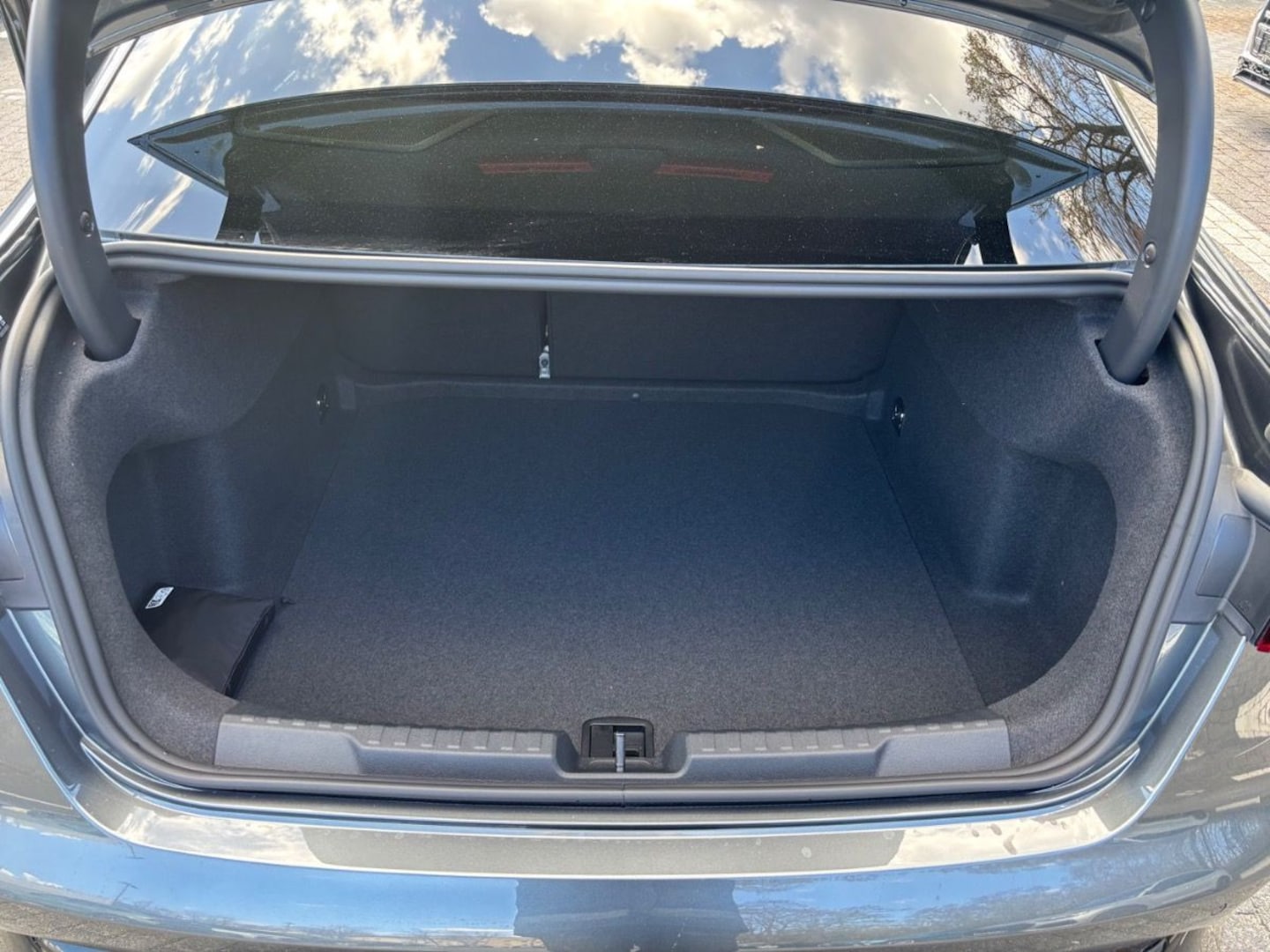 Bild über Audi A3 Limousine TFSI 110 kW S tronic - für weitere Informationen kontaktieren Sie den Audi Partner