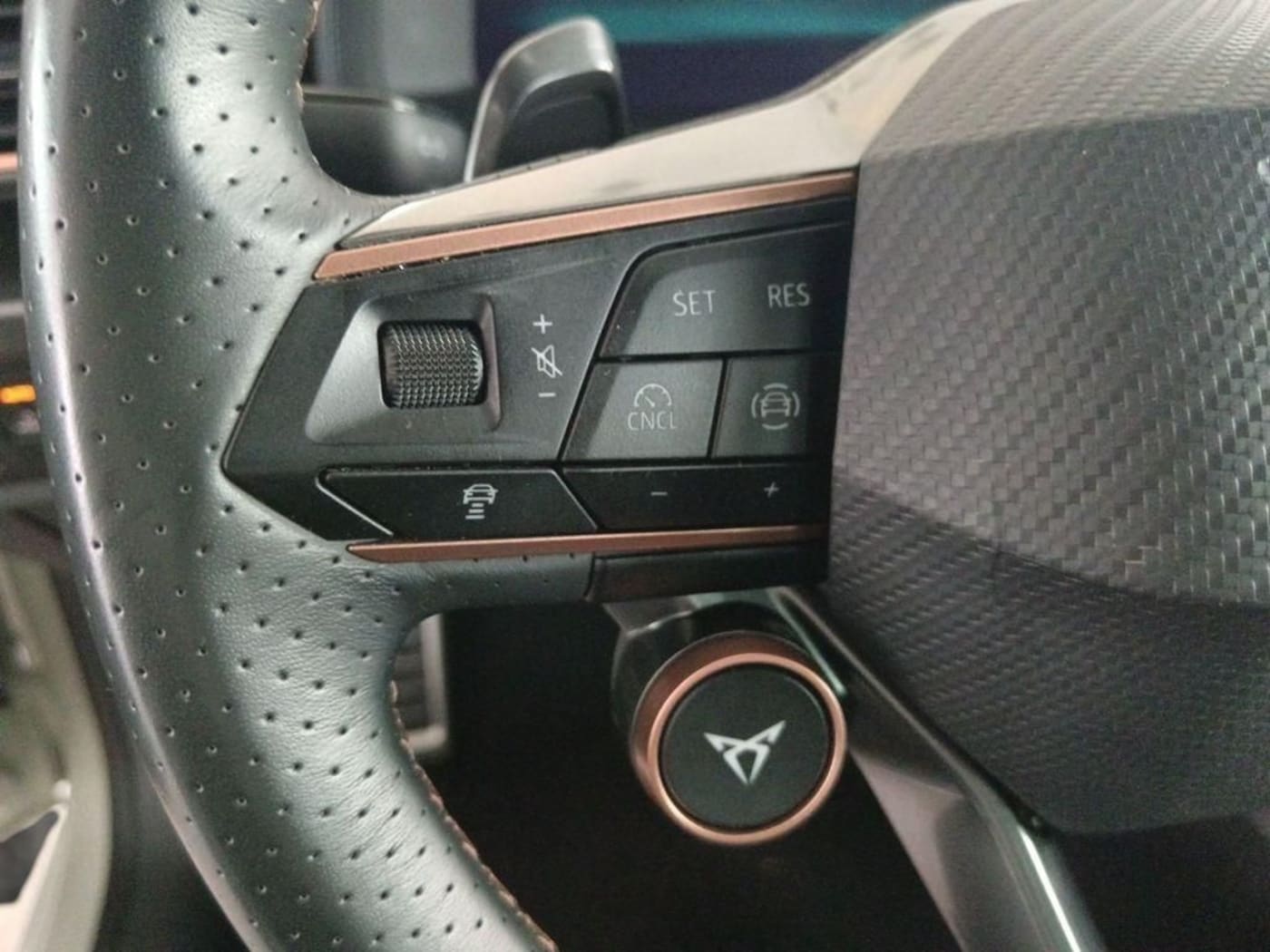 CUPRA Leon Sportstourer 1.5 eTSI DSG 110 kW (150 CV) — photo 9