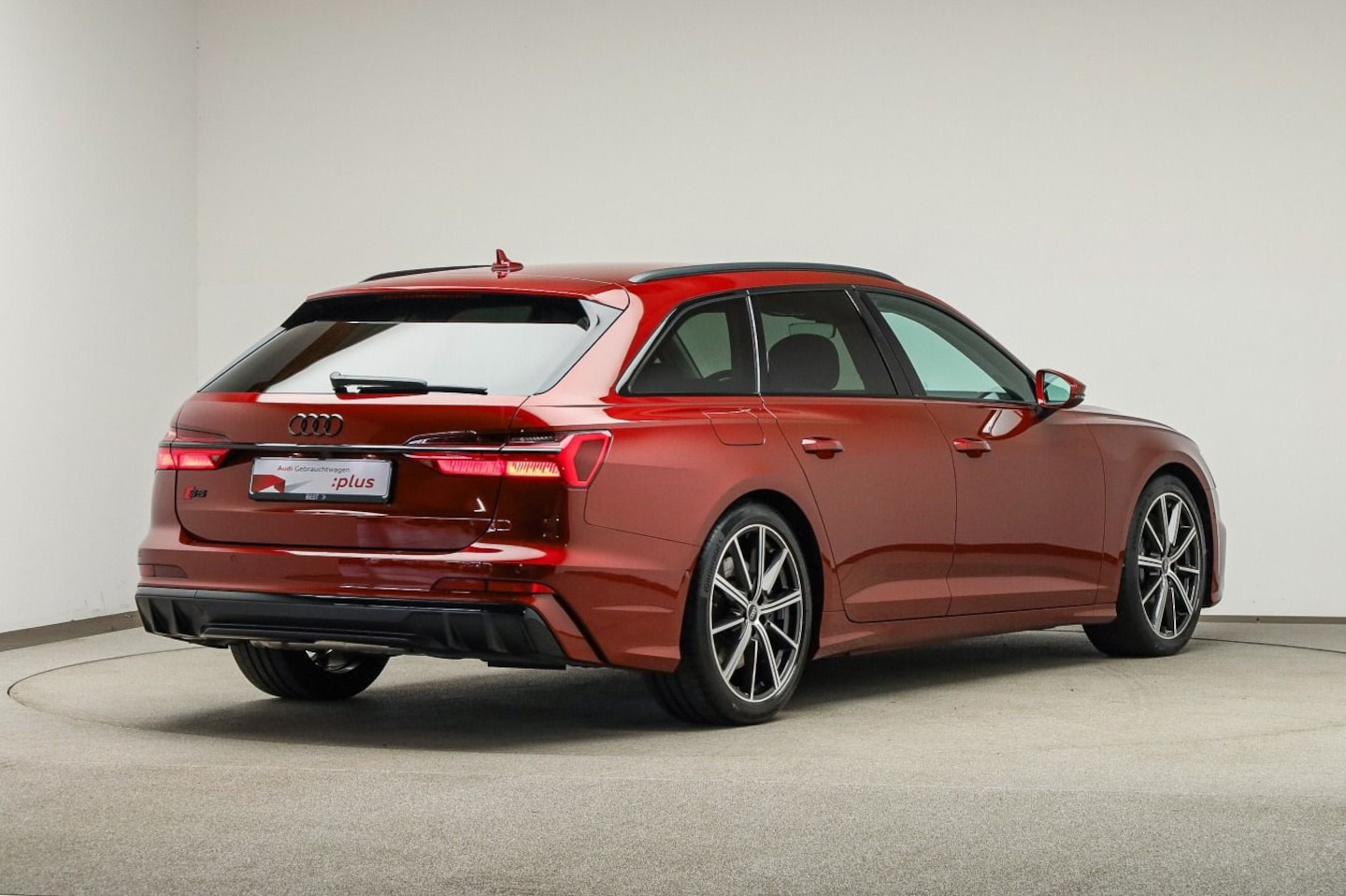Bild über Audi S6 Avant TDI quattro tiptronic - für weitere Informationen kontaktieren Sie den Audi Partner