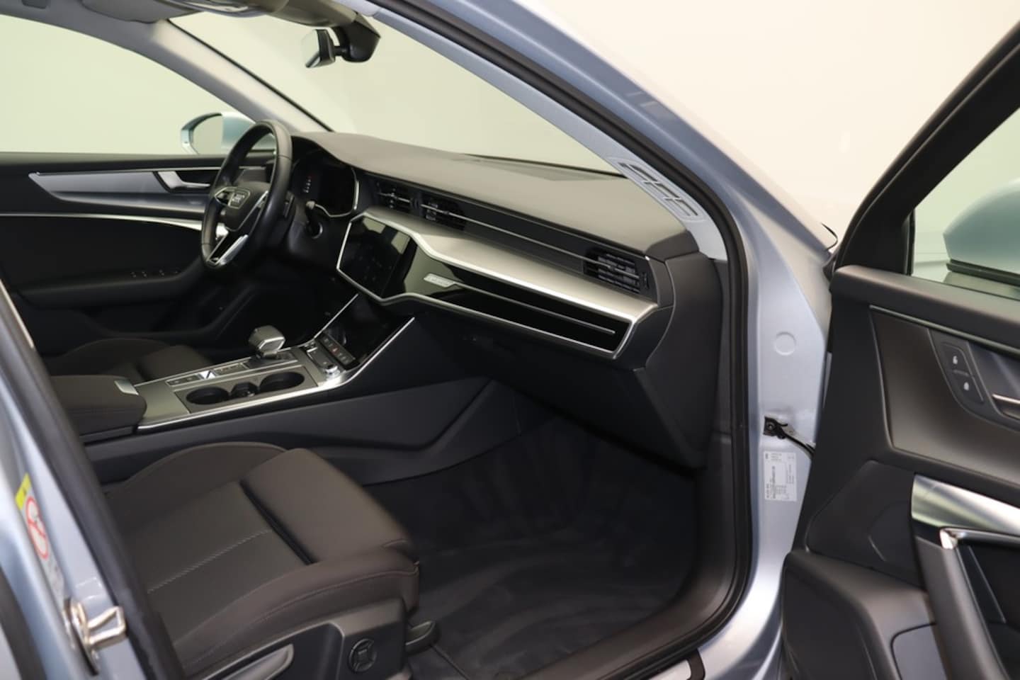 Bild über Audi A6 Avant advanced 40 TDI quattro S tronic - für weitere Informationen kontaktieren Sie den Audi Partner