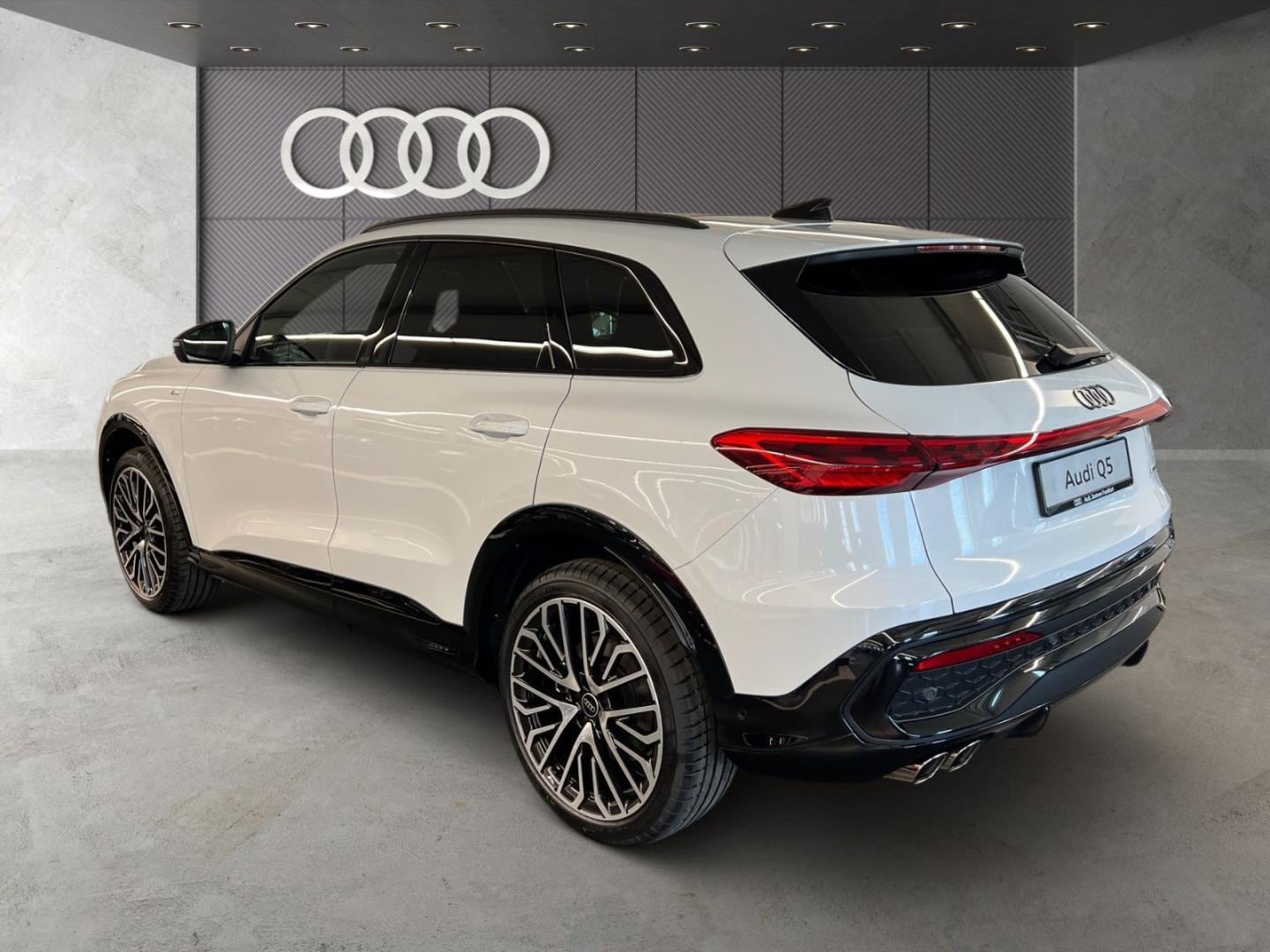 Bild über Audi Q5 SUV TDI quattro 150 kW S tronic - für weitere Informationen kontaktieren Sie den Audi Partner
