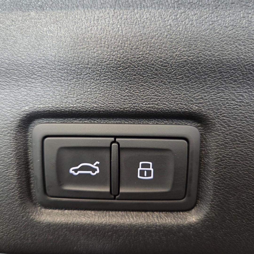 Image about Audi Q6 SUV e-tron e-tron
