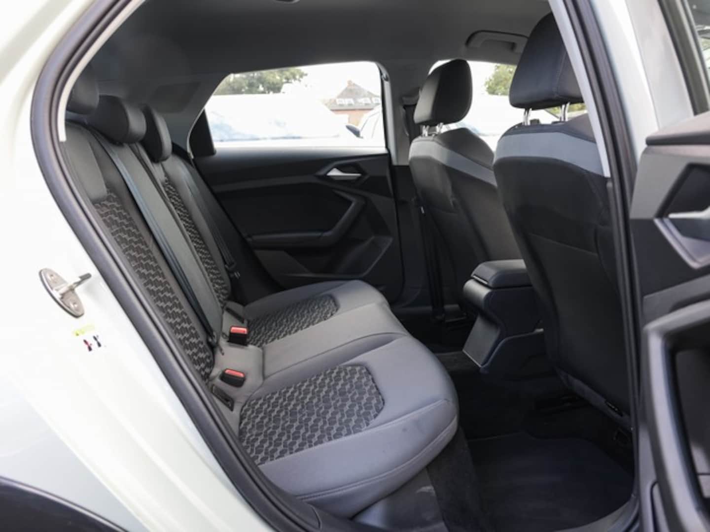 Bild über Audi A1 allstreet 30 TFSI S tronic - für weitere Informationen kontaktieren Sie den Audi Partner