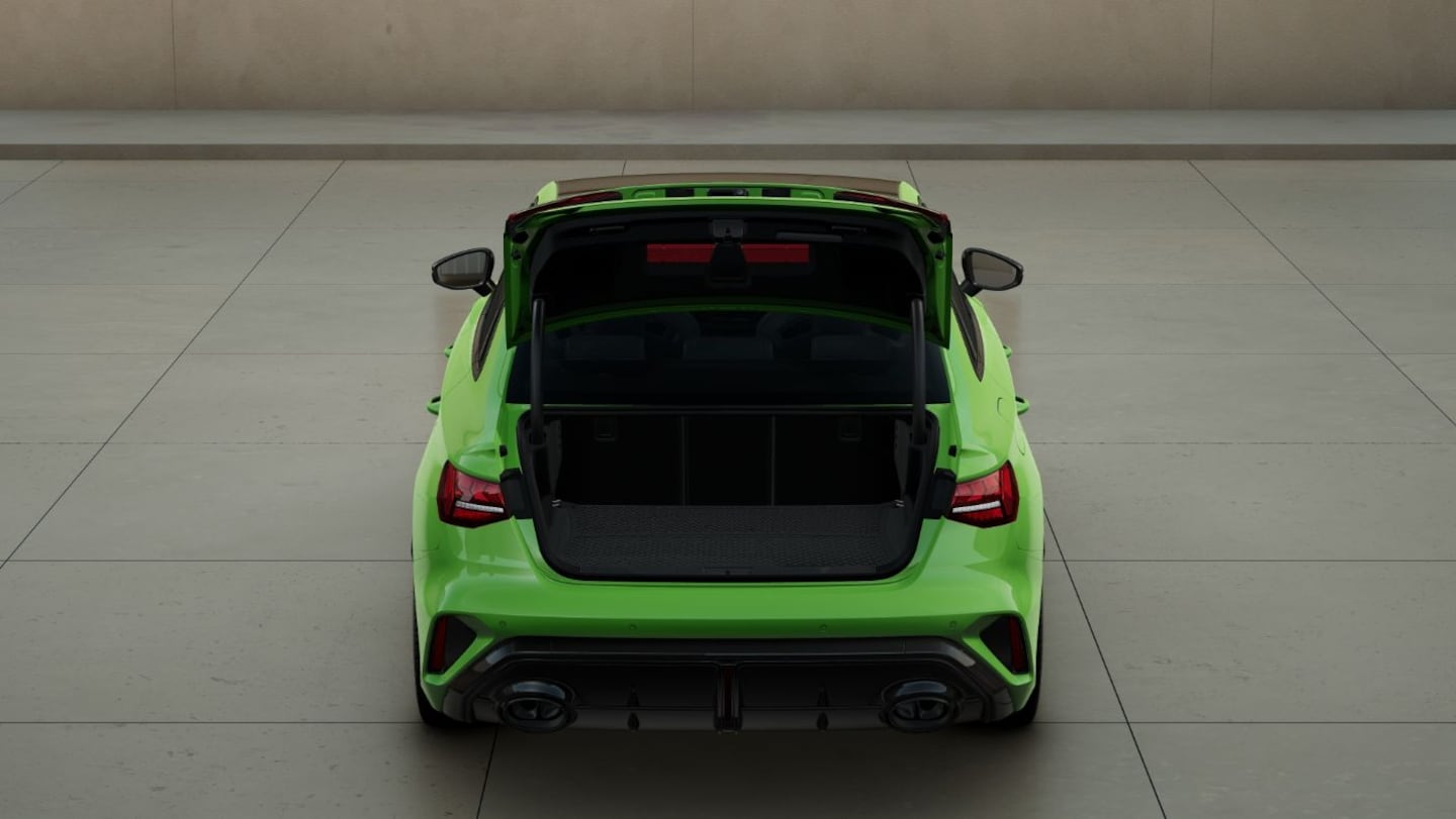 Bild über Audi RS 3 Limousine TFSI quattro S tronic - für weitere Informationen kontaktieren Sie den Audi Partner
