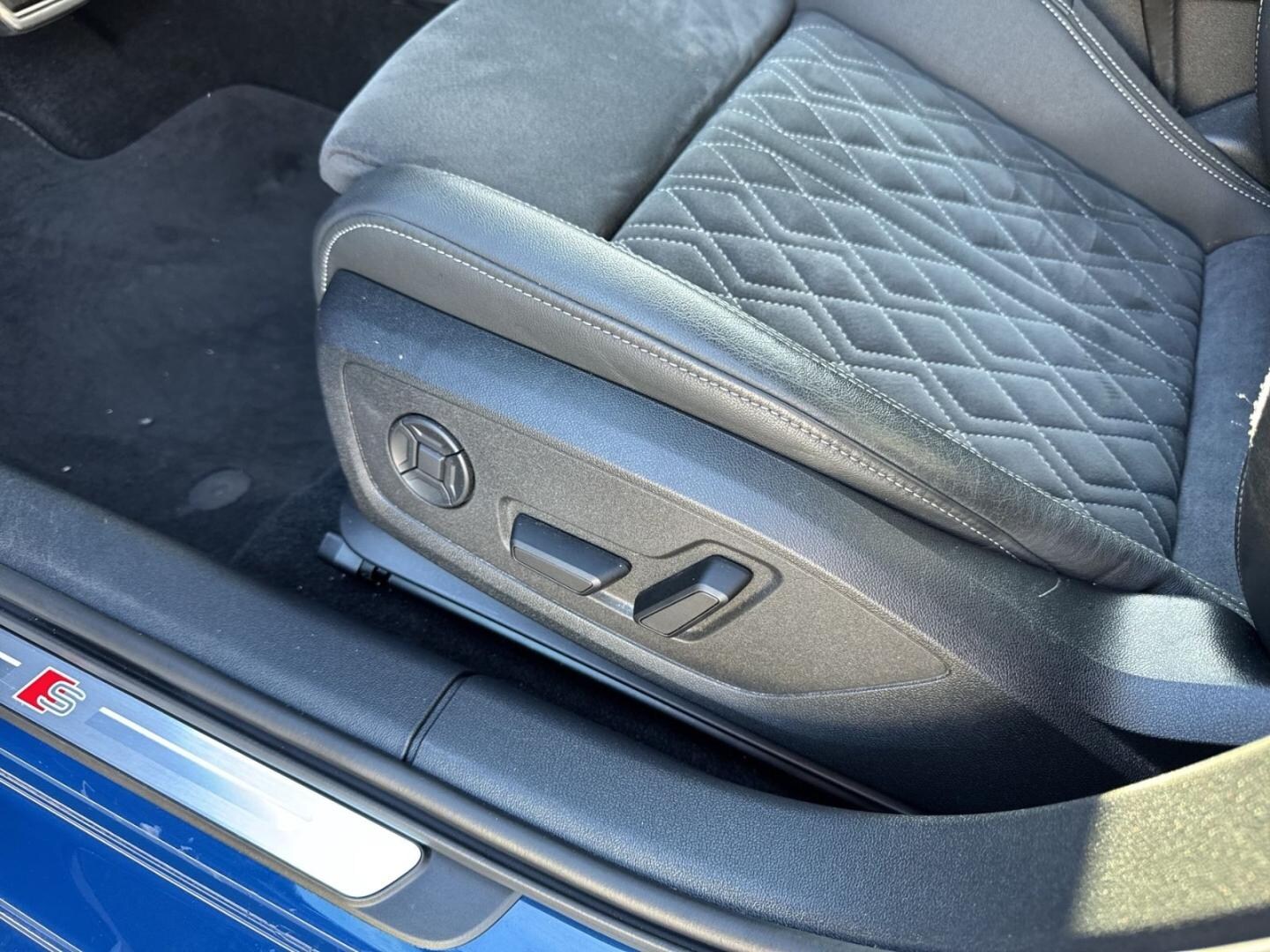 Bild über Audi S3 Sportback TFSI quattro S tronic - für weitere Informationen kontaktieren Sie den Audi Partner