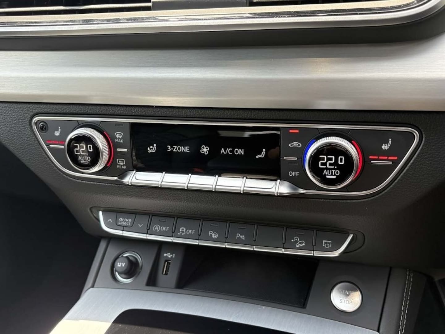 Audi Q5 Sportback 40 TDI quattro S line 150(204) kW(PS) S tronic for more details contact your dealer