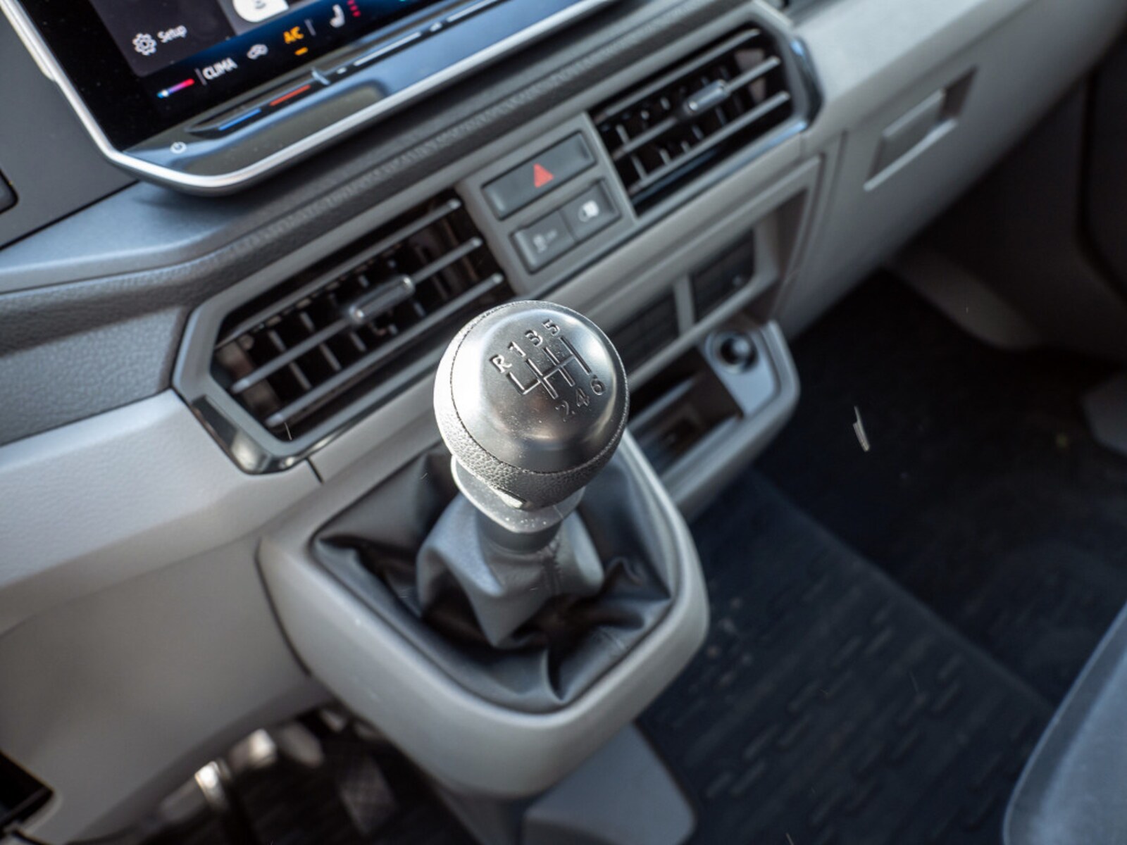 Volkswagen Crafter Kasten langer Radstand – Bild 14