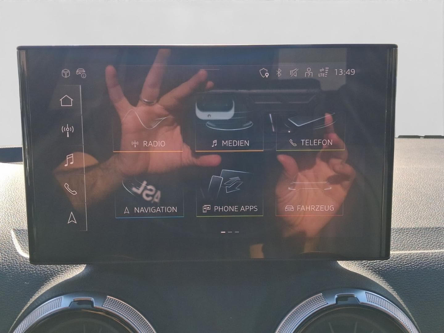 Bild über Audi Q2 S line 35 TFSI S tronic - für weitere Informationen kontaktieren Sie den Audi Partner