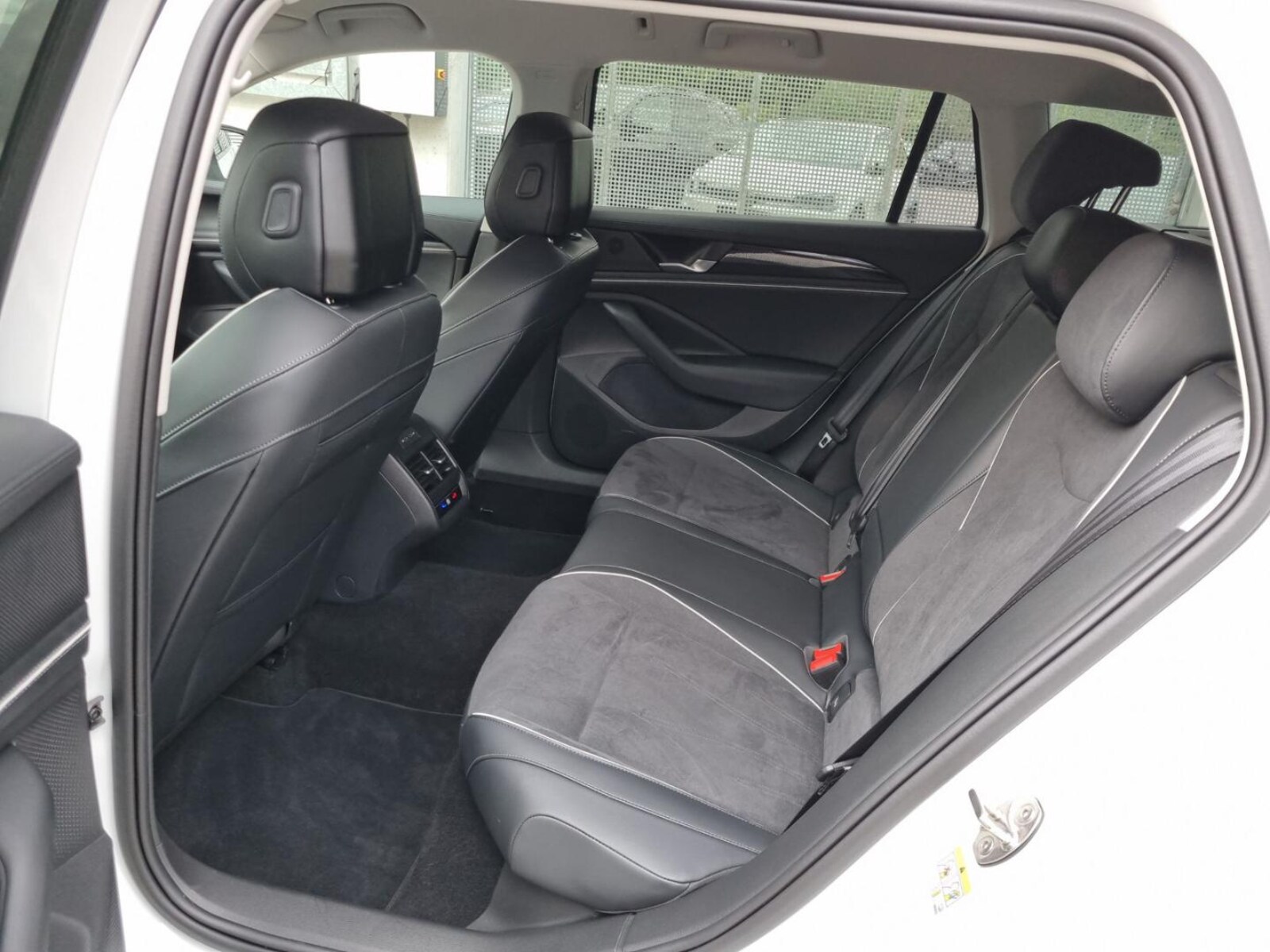 Volkswagen Passat – Bild 14