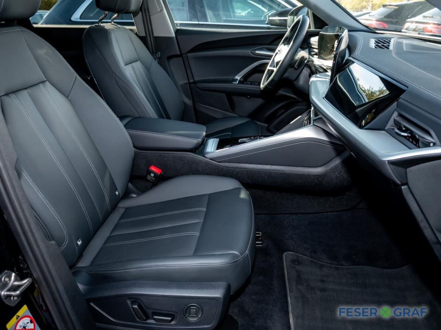 Bild über Audi Q5 SUV TDI quattro 150 kW S tronic - für weitere Informationen kontaktieren Sie den Audi Partner