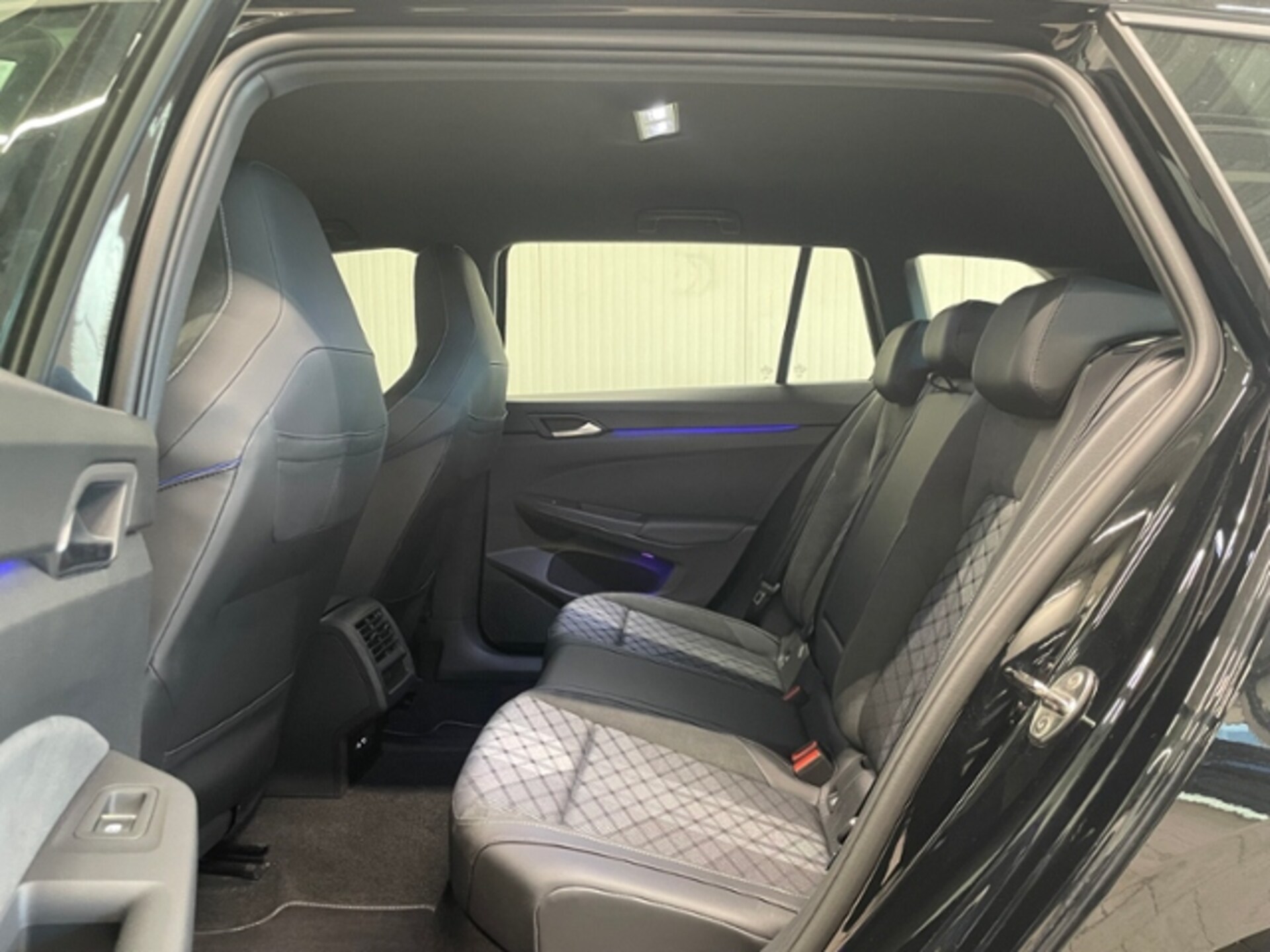 Volkswagen Golf Variant R-Line