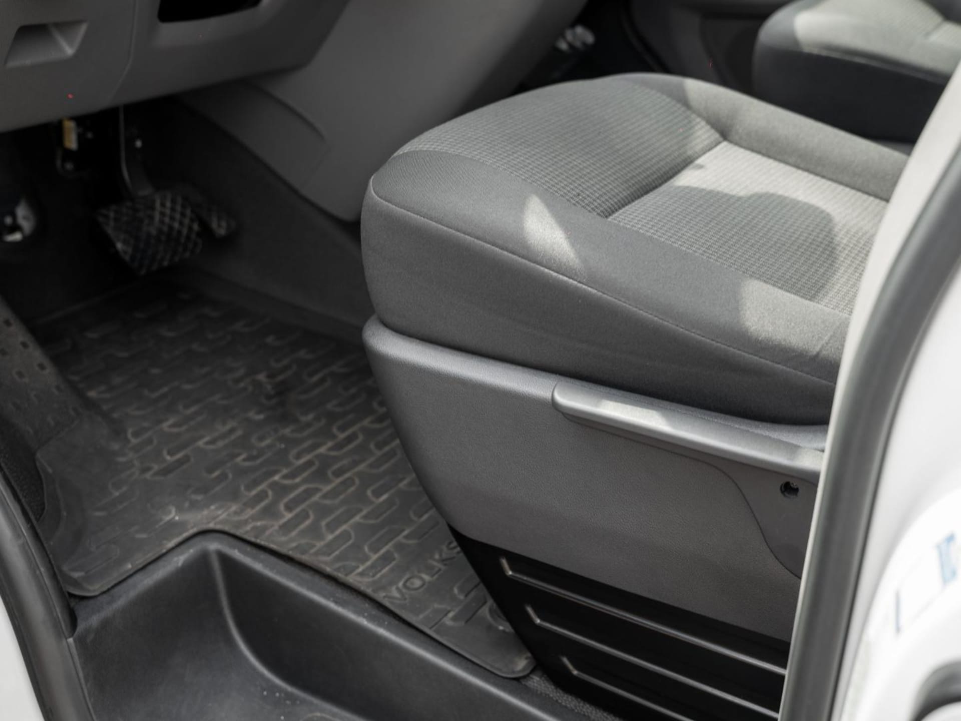 Volkswagen T6.1 Transporter Kasten langer Radstand