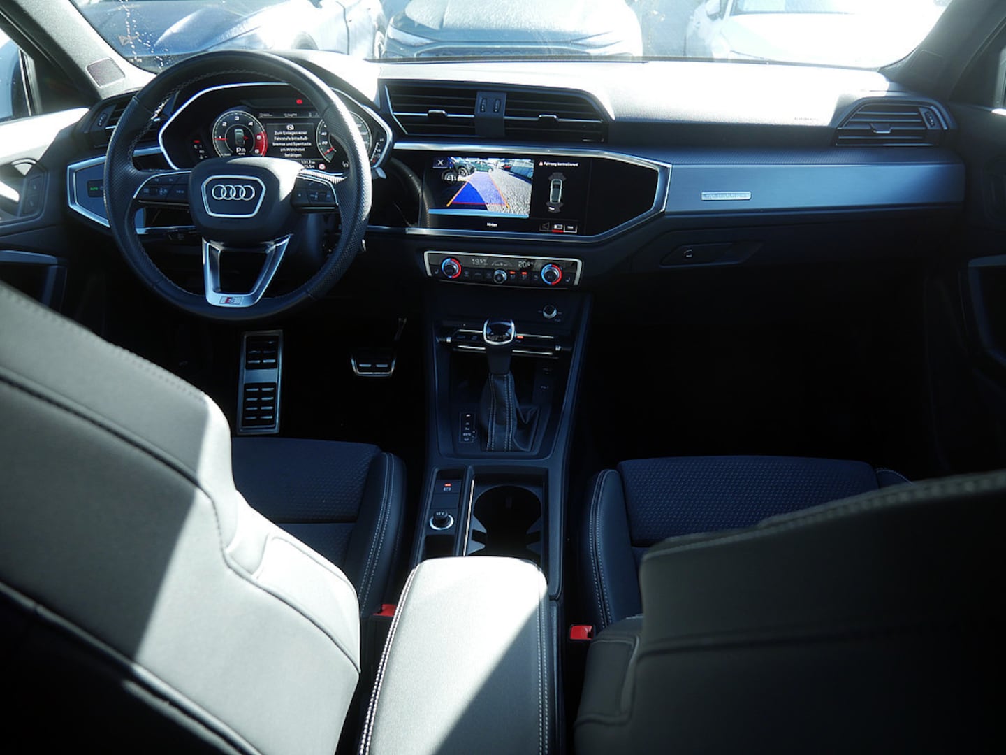 Bild über Audi Q3 Sportback S line 40 TDI quattro S tronic - für weitere Informationen kontaktieren Sie den Audi Partner