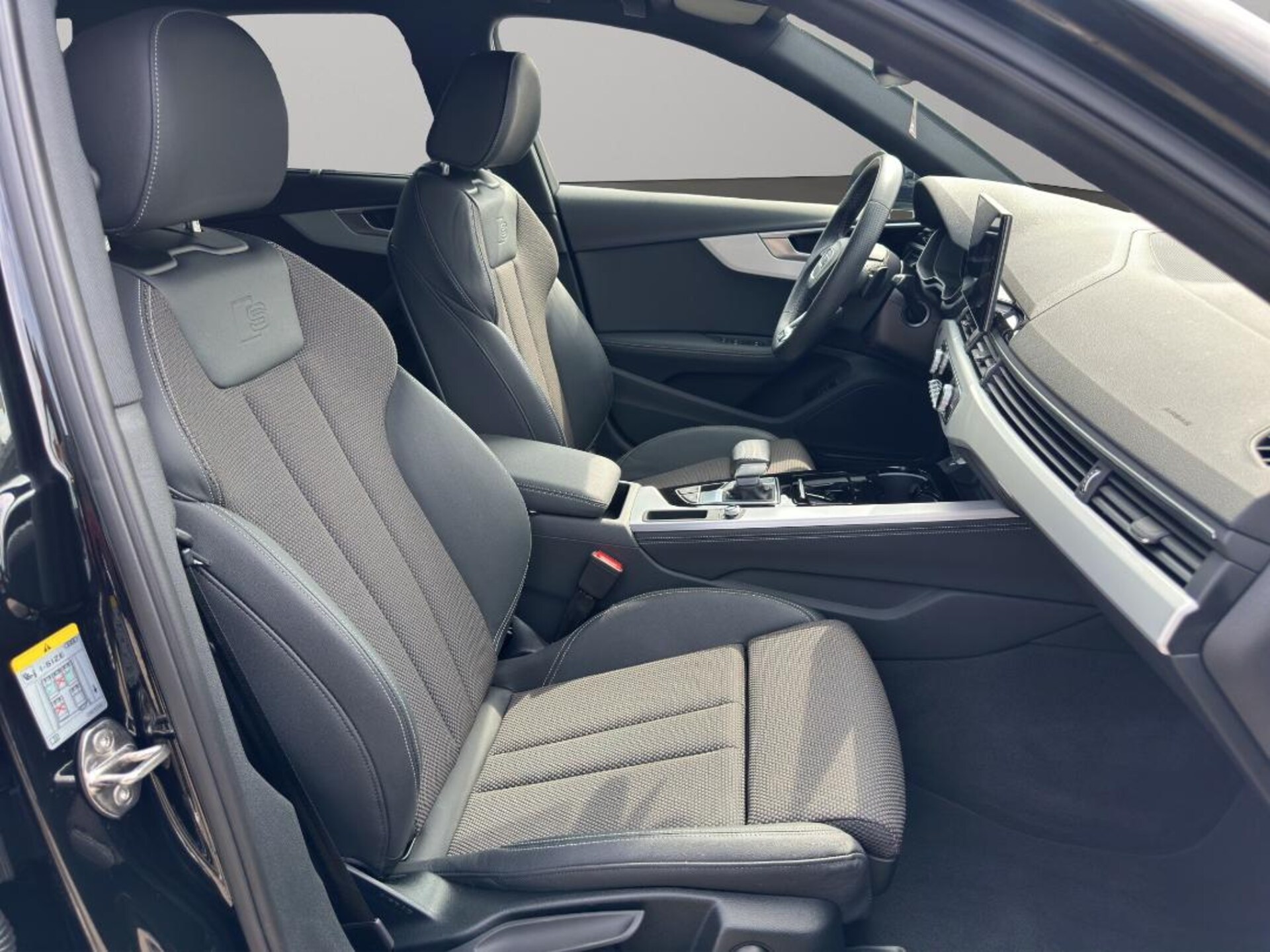 Audi A4 Avant S line