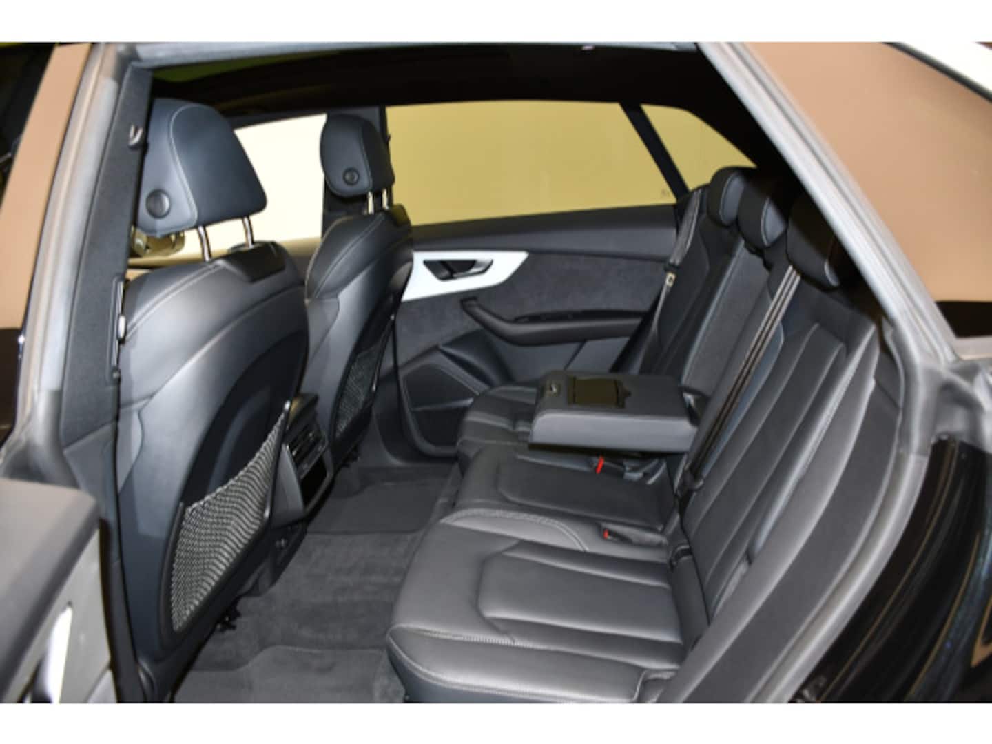 Bild über Audi SQ8 TFSI quattro tiptronic - für weitere Informationen kontaktieren Sie den Audi Partner