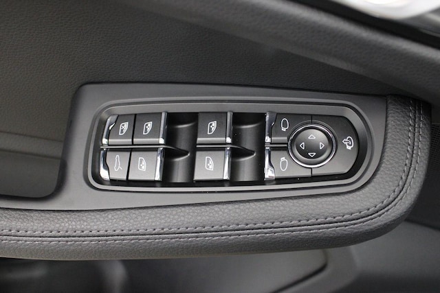 2025 Porsche Macan S - Photo 24