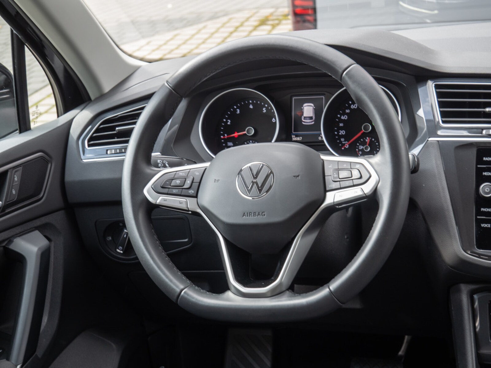 Volkswagen Tiguan – Bild 7
