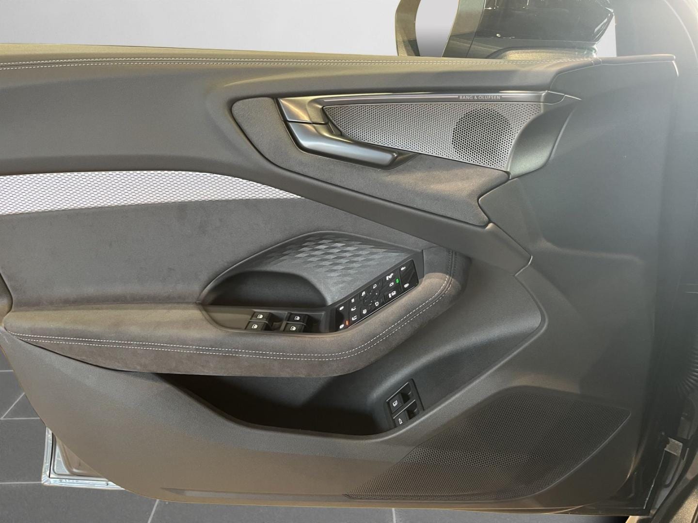 Bild über Audi A5 Limousine e-hybrid e-hybrid quattro 270 kW S tronic - für weitere Informationen kontaktieren Sie den Audi Partner