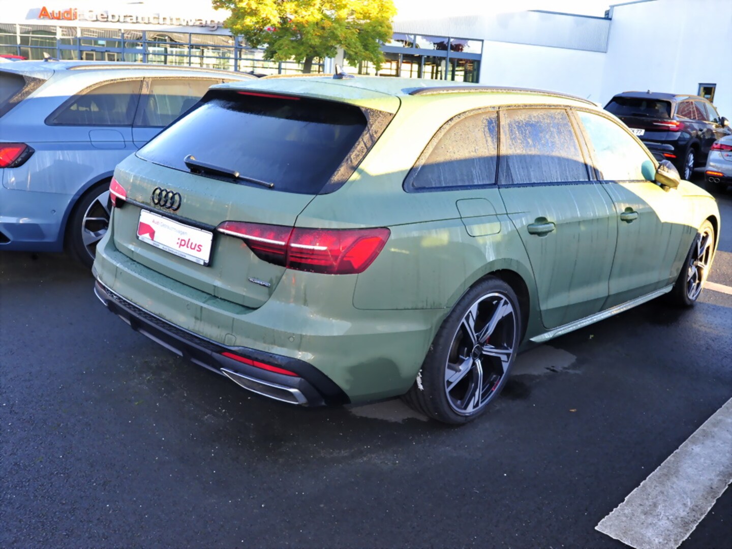Bild über Audi A4 Avant S line 40 TFSI quattro S tronic - für weitere Informationen kontaktieren Sie den Audi Partner