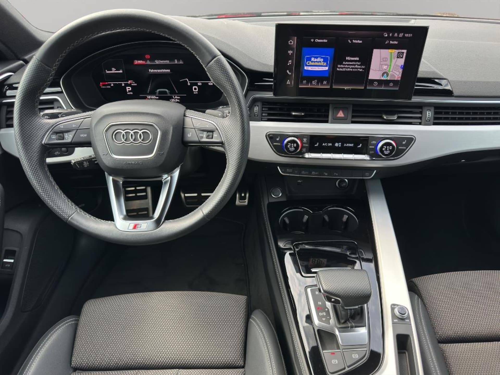 Audi A4 Avant S line
