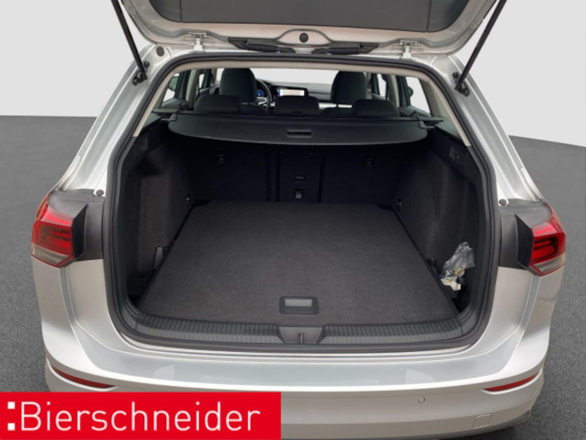 Volkswagen Golf Variant Life