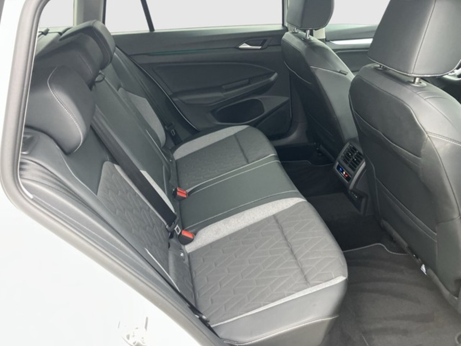Volkswagen Golf Variant – Bild 15