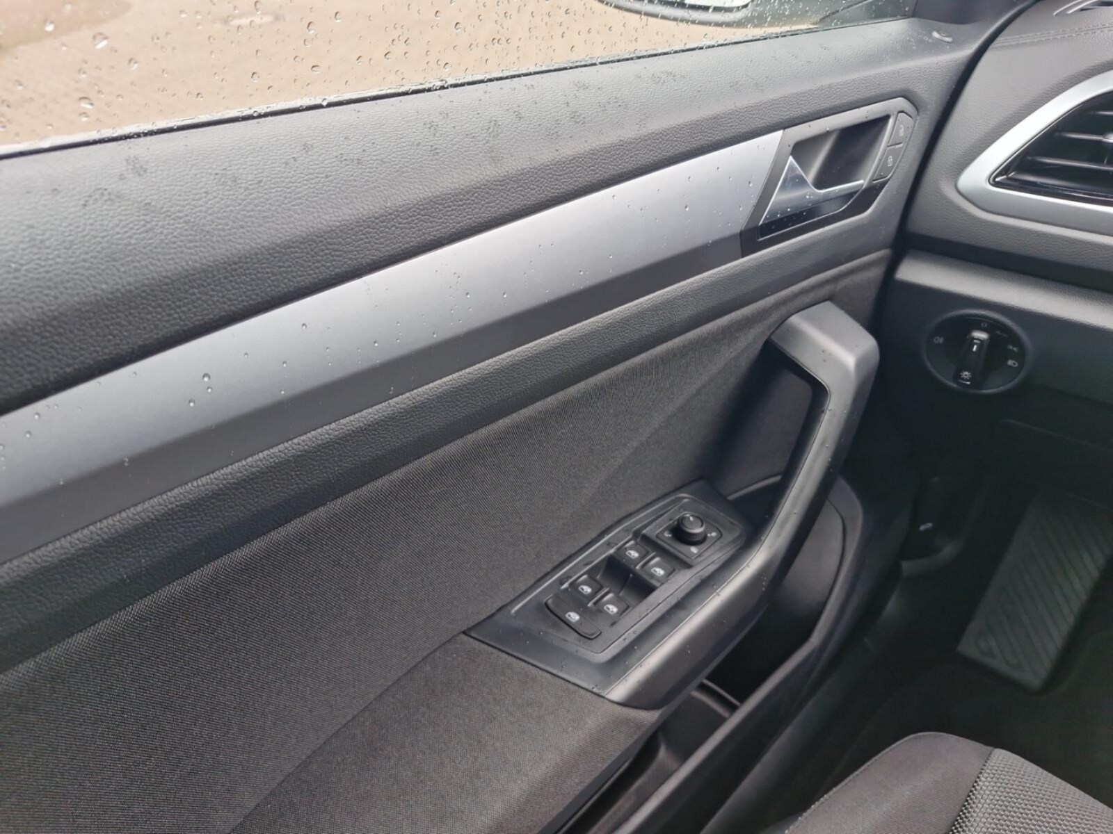 Volkswagen T-Roc – Bild 12