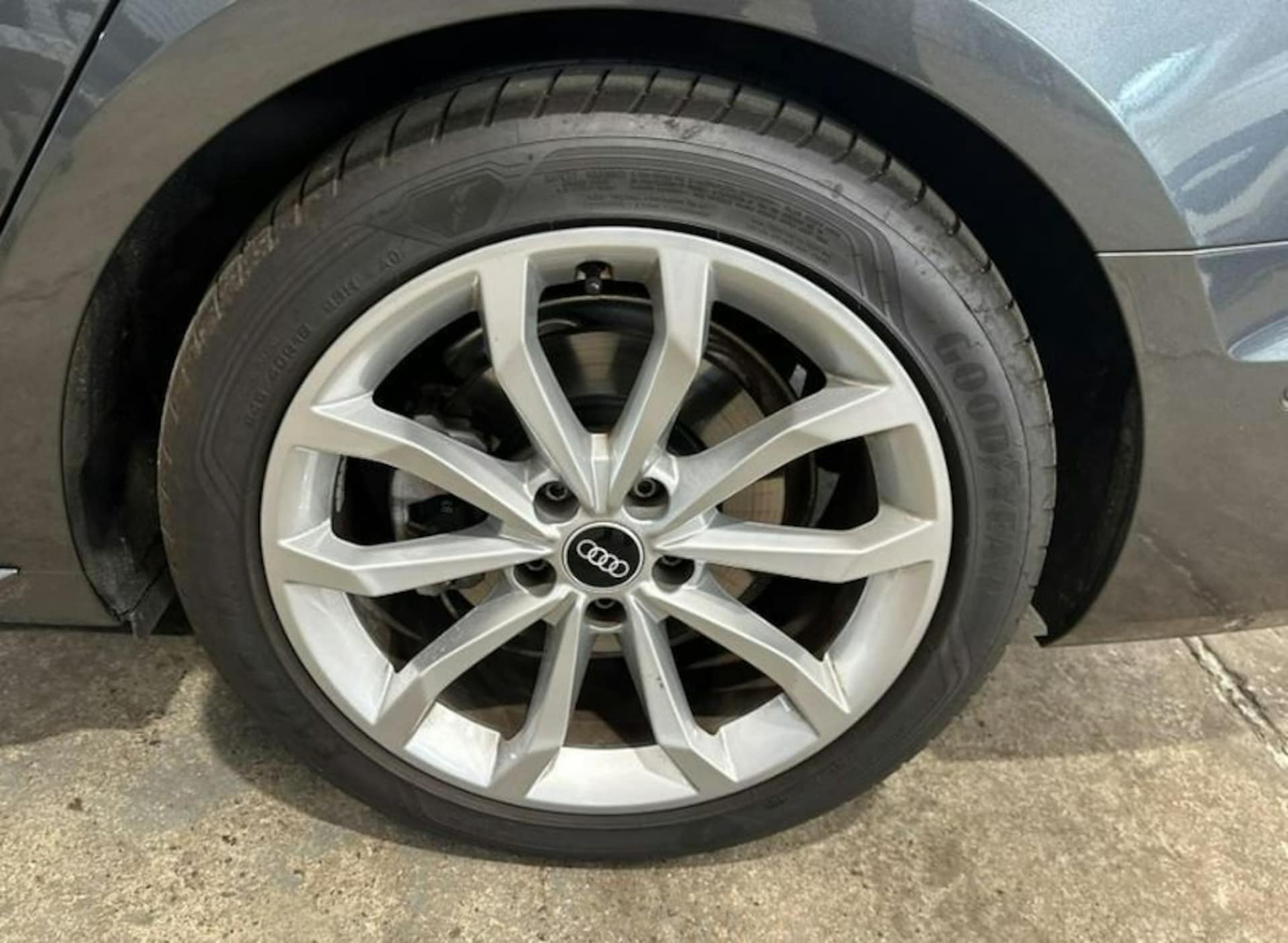 Audi A4 Avant S line