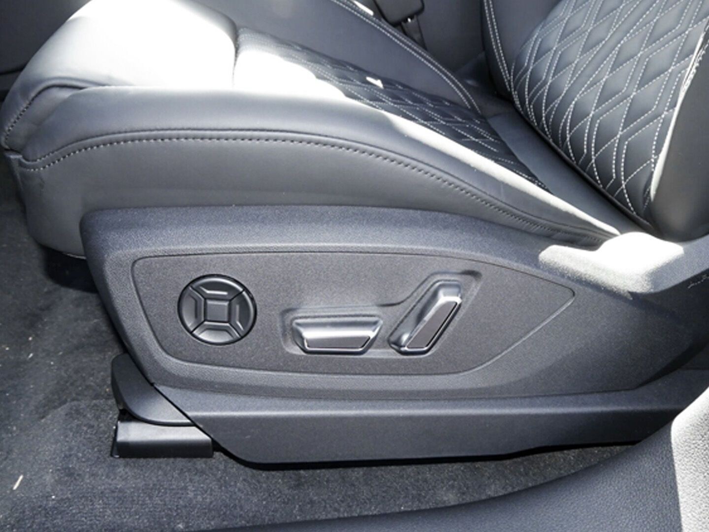 Image about Audi e-tron S Sportback S e-tron quattro