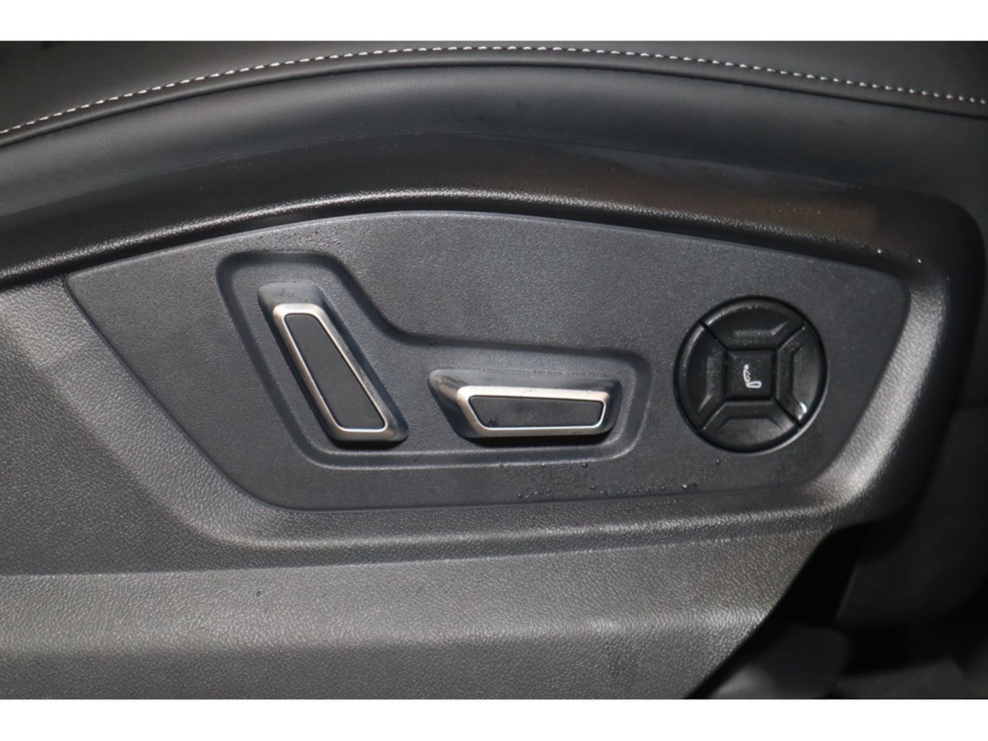 Bild über Audi Q7 SUV S line business TDI quattro 210 kW tiptronic - für weitere Informationen kontaktieren Sie den Audi Partner