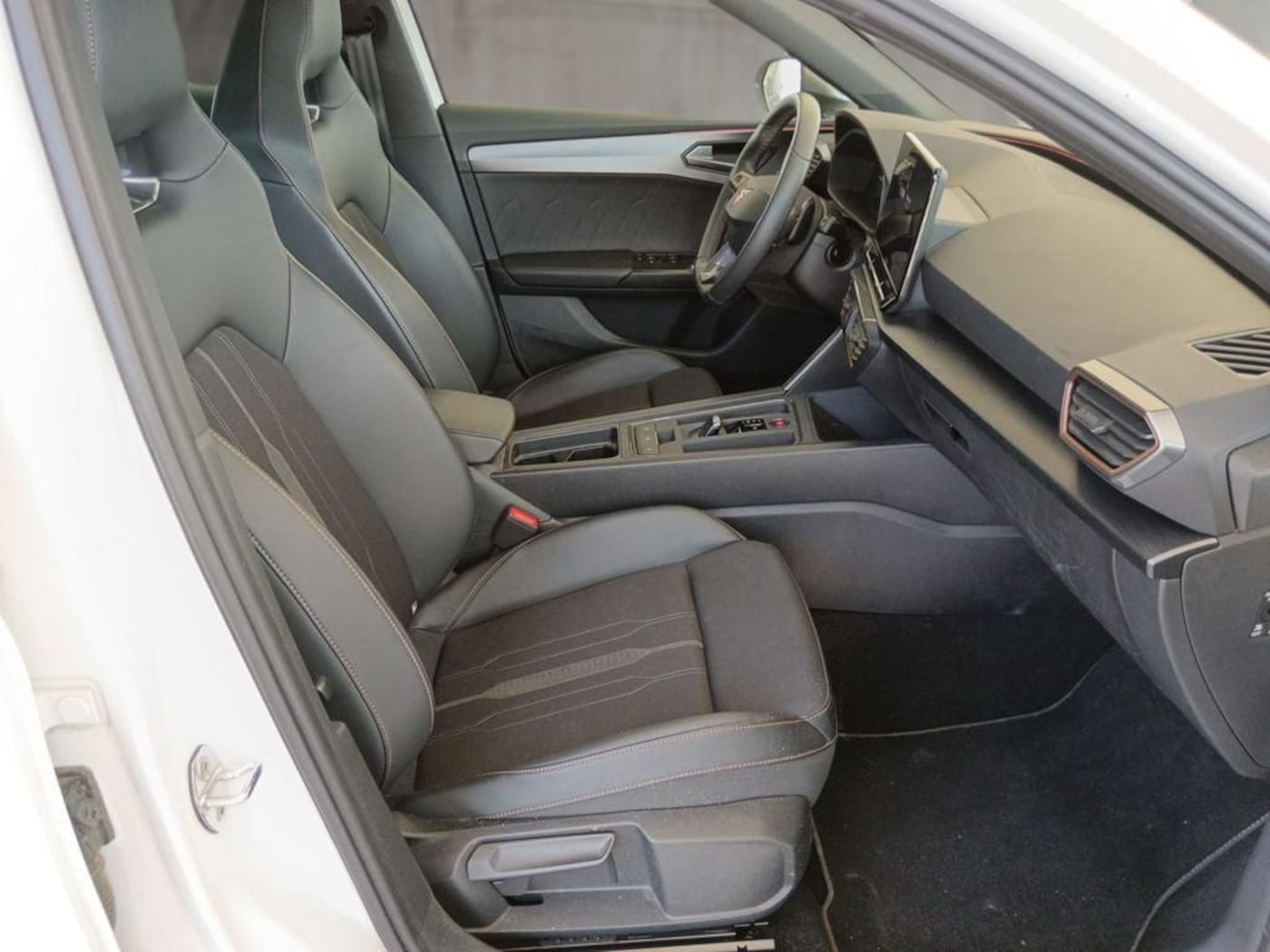 CUPRA Leon León 2.0 TSI VZ DSG 221 kW (300 CV) — photo 5